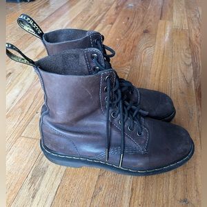 dr martens 1460 virginia boots in charcoal. UK 5, US 7